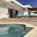 Evelyn Villa La Florida